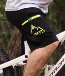 CROFTO MTB 4-Way Stretch Shorts | Lightweight Trail Riding Shorts - Black & Green