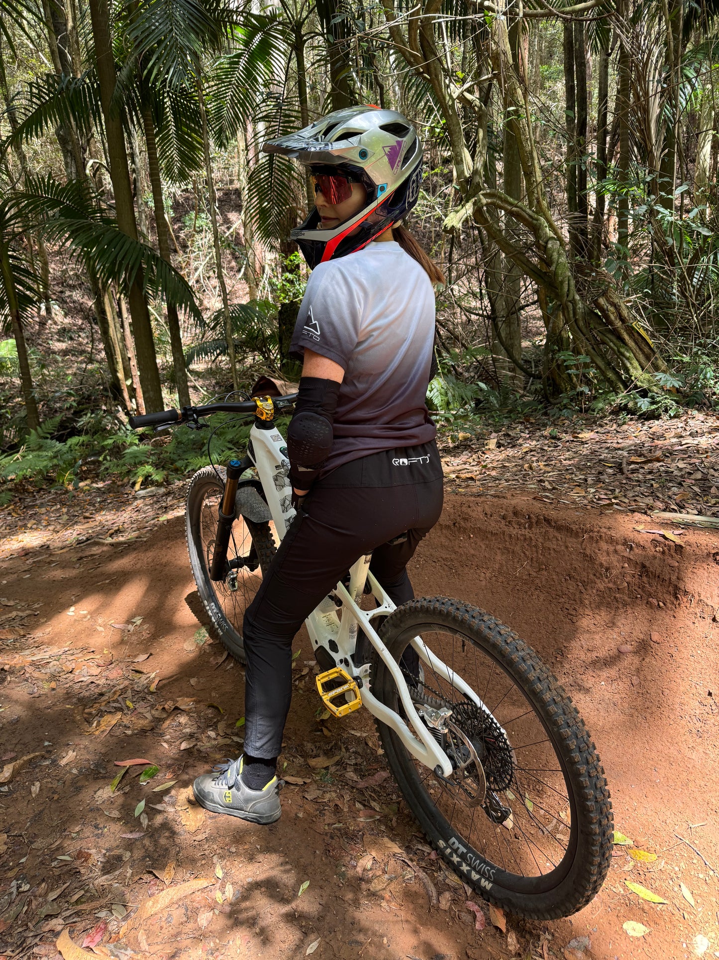 CROFTO Carbon Fade Short Sleeve Riding Jersey