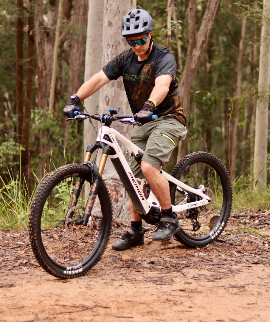 CROFTO MTB 4-Way Stretch Shorts | Lightweight Trail Riding Shorts - Green