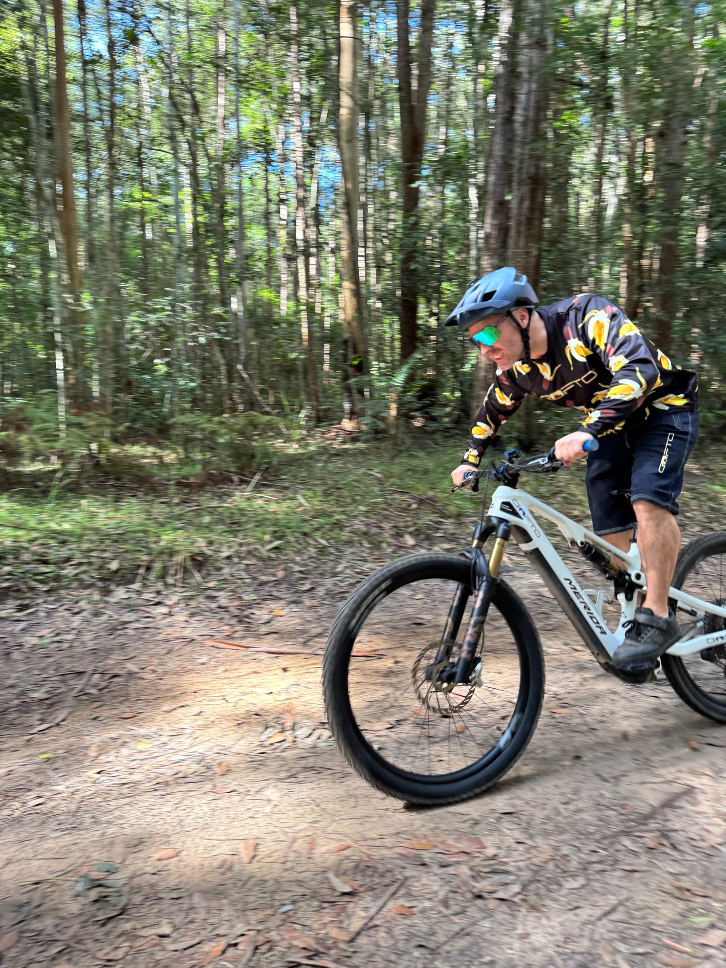 CROFTO Go Bananas MTB Jersey – Lightweight, Breathable Long Sleeve for Trail Riders who want to stand out.
