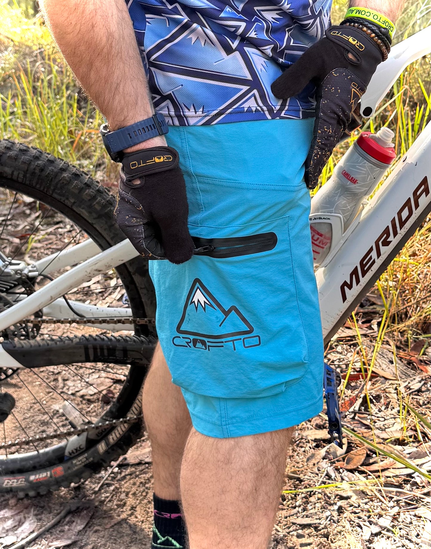 CROFTO MTB 4-Way Stretch Shorts | Lightweight Trail Riding Shorts - Electric Blue