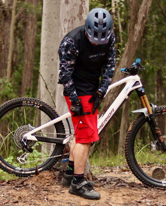 CROFTO MTB 4-Way Stretch Shorts | Lightweight Trail Riding Shorts - Red