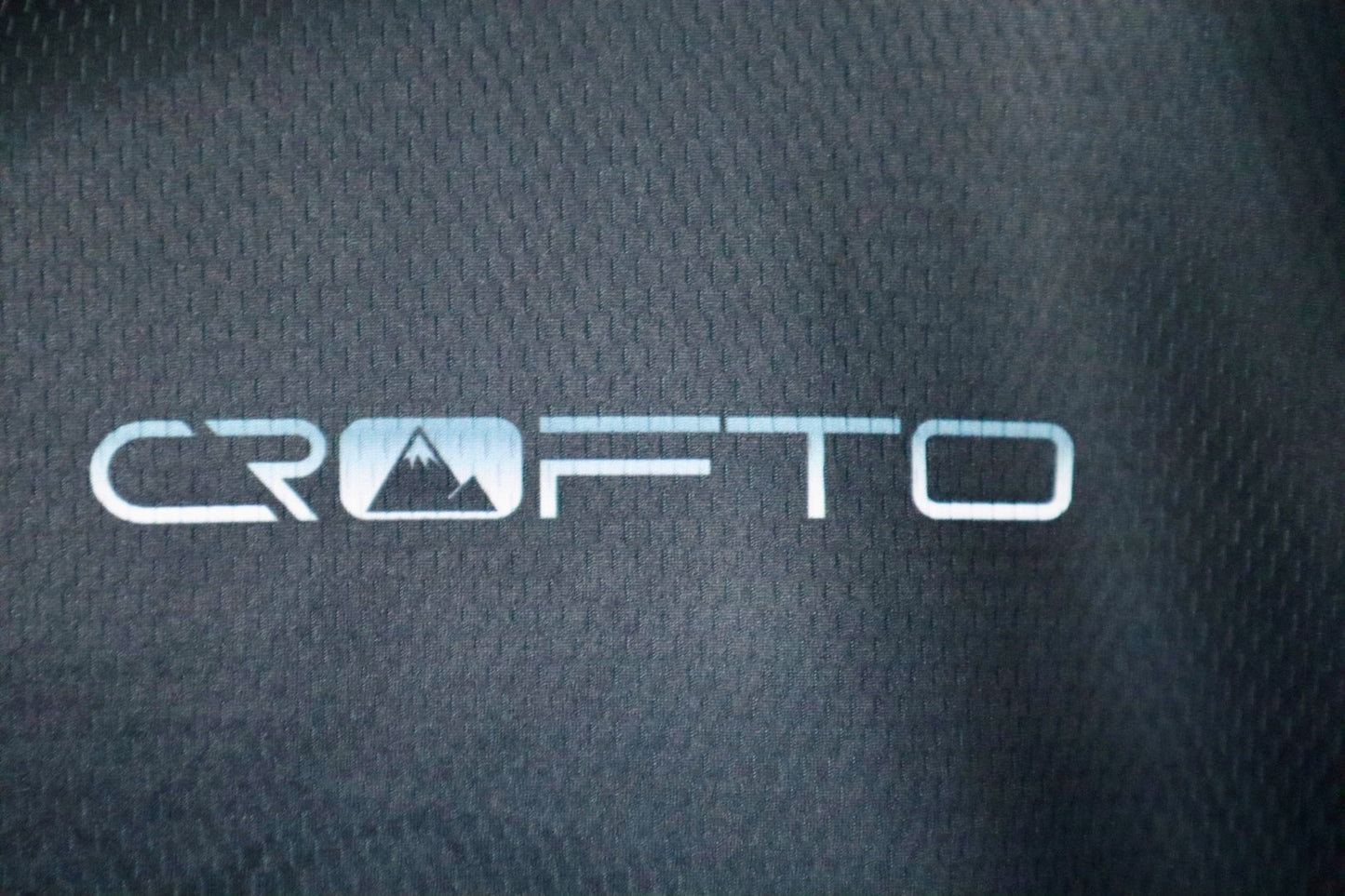 Front CROFTO logo on Mozaic riding jersey