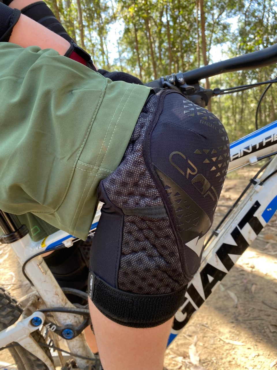 CROFTO Enduro Knee Pads