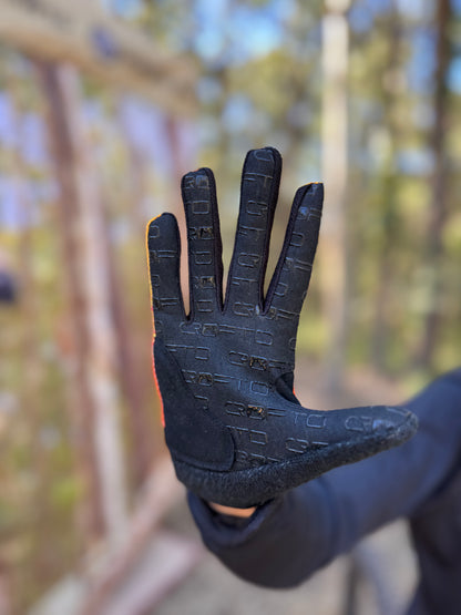 the palm of crofto apex pro glove, showing silicone crofto logo grip