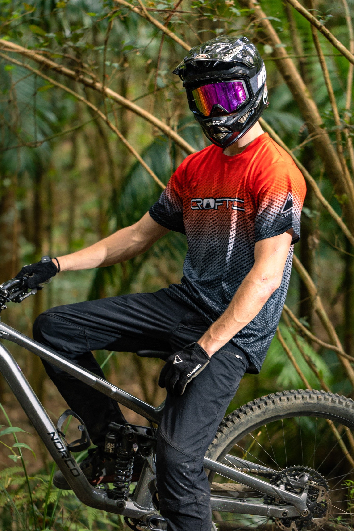 Red mtb hot sale jersey